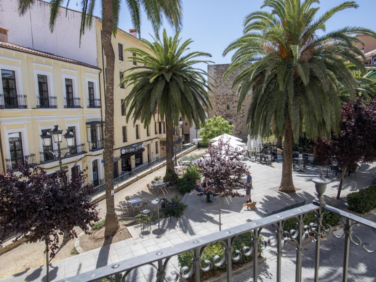 Elegante Apartamento Para 5 En El Centro De Caceres Con Wifi Zewnętrze zdjęcie