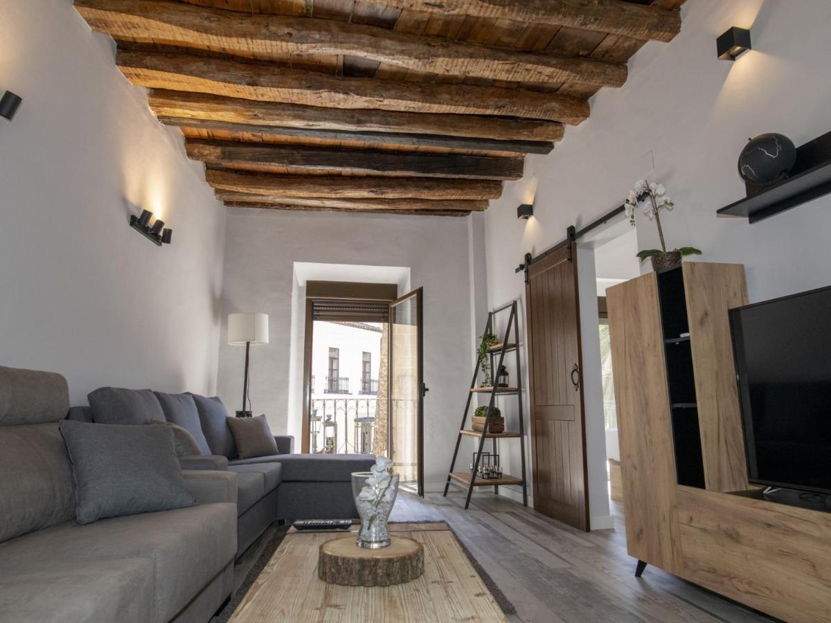 Elegante Apartamento Para 5 En El Centro De Caceres Con Wifi Zewnętrze zdjęcie