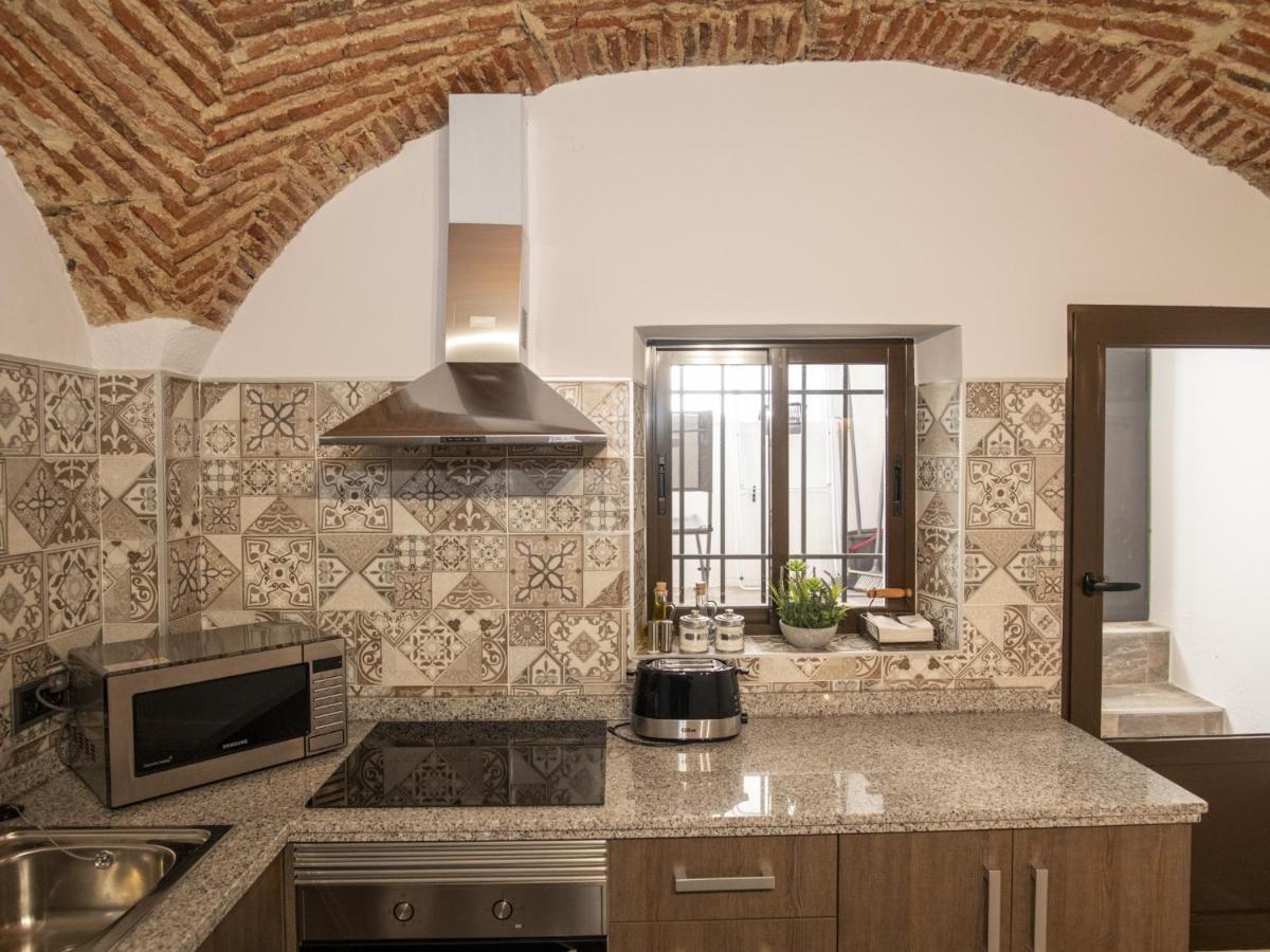 Elegante Apartamento Para 5 En El Centro De Caceres Con Wifi Zewnętrze zdjęcie