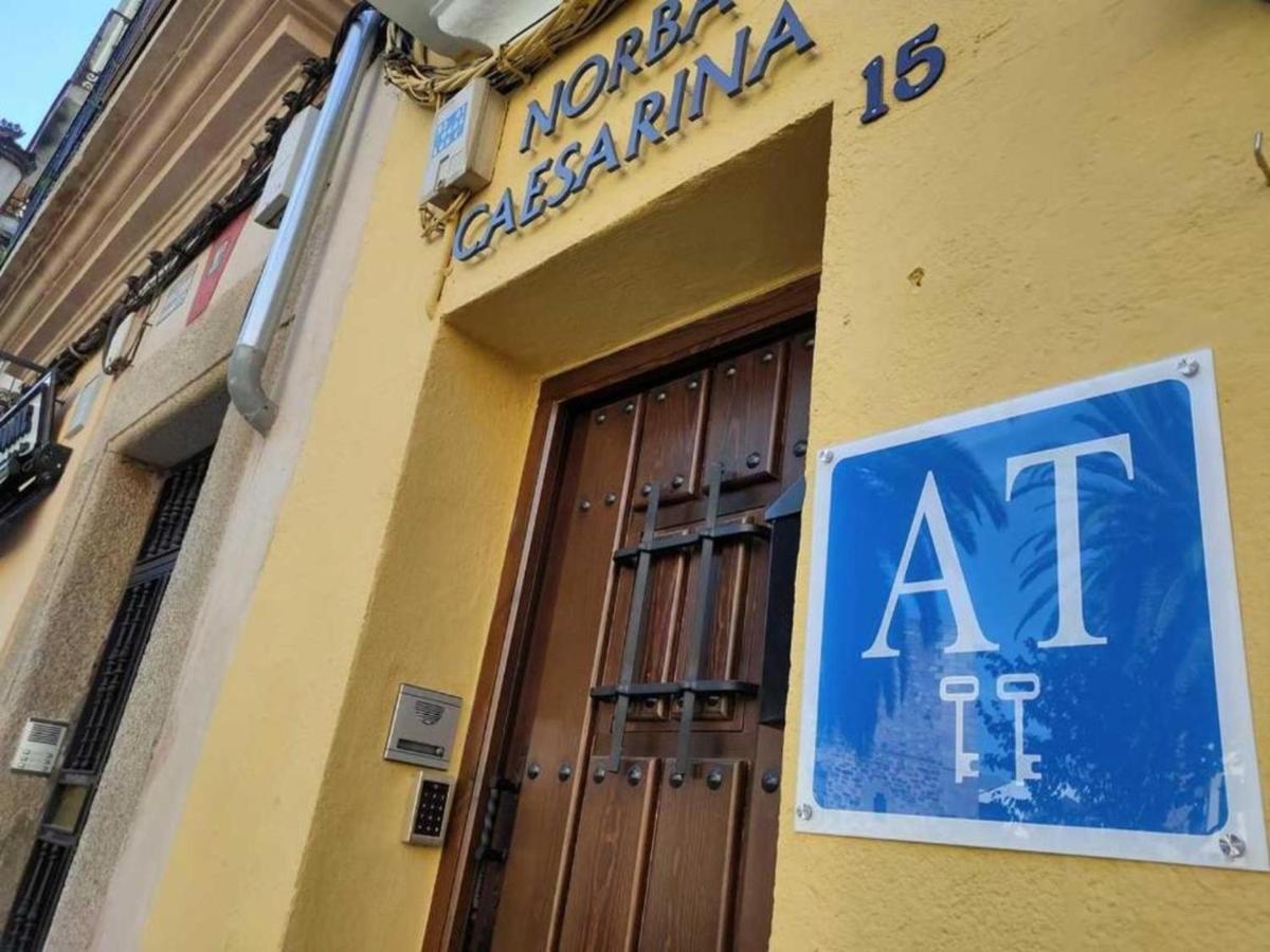 Elegante Apartamento Para 5 En El Centro De Caceres Con Wifi Zewnętrze zdjęcie