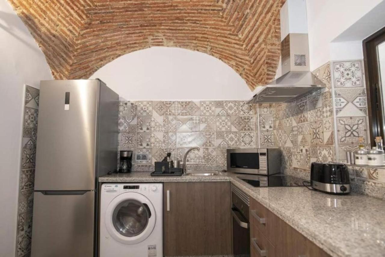 Elegante Apartamento Para 5 En El Centro De Caceres Con Wifi Zewnętrze zdjęcie